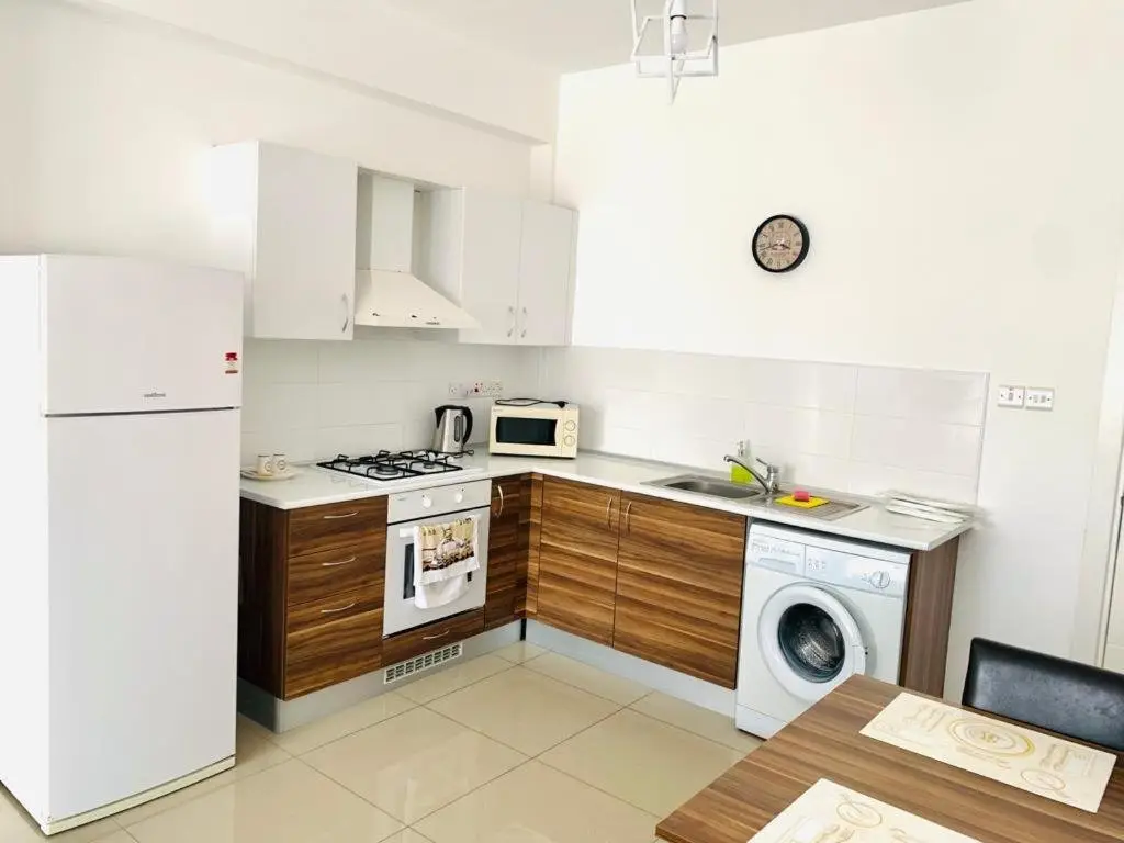 Алсанджак: Luxury Two-Bedroom Apartment in amazing place Lukomorye E5