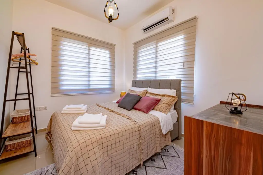 Алсанджак: Luxury One-Bedroom Apartment with Private Garden Lukomorye E3