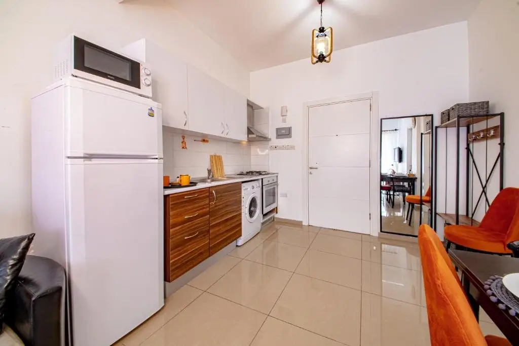 Алсанджак: Luxury One-Bedroom Apartment with Private Garden Lukomorye E3