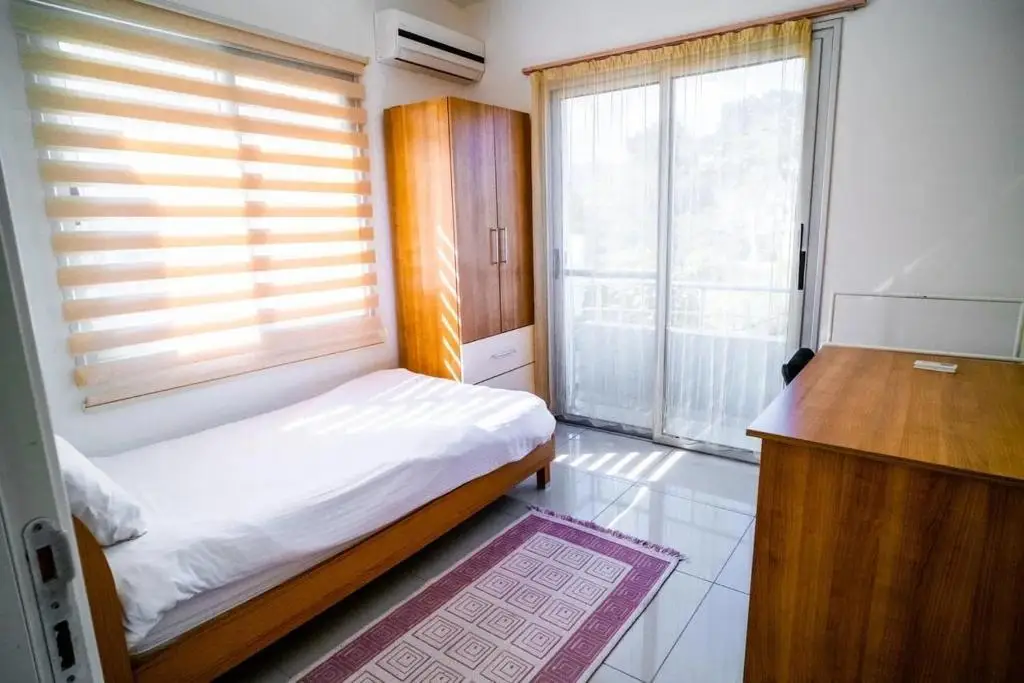 Кирения: Beautiful Two-Bedroom Apartment near the Sea Sel 6-5