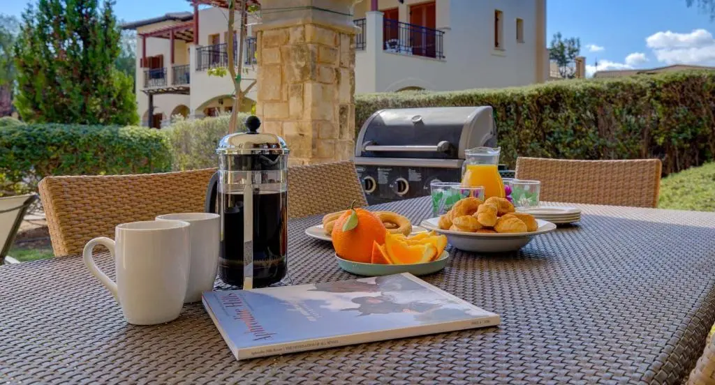 Куклия: Pool side ground floor apartment BF02 - Theseus Village, Aphrodite Hills Resort