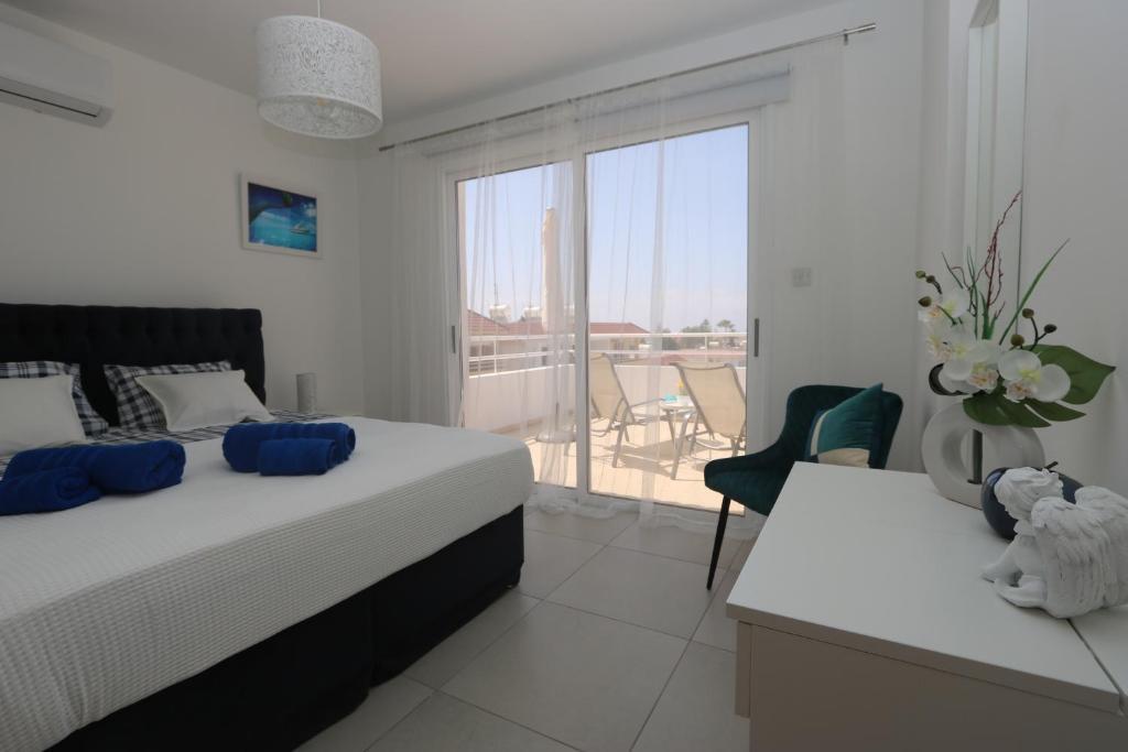 Айя-Напа: Nissi 3 Amazing Sea View Apartment