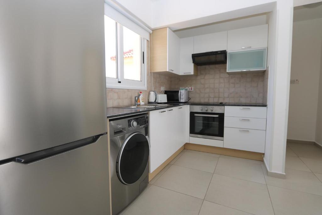 Айя-Напа: Nissi 3 Amazing Sea View Apartment