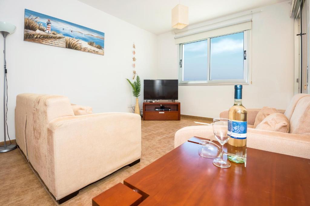 Паралимни: SEABREEZE APARTMENT 200m away from the sea