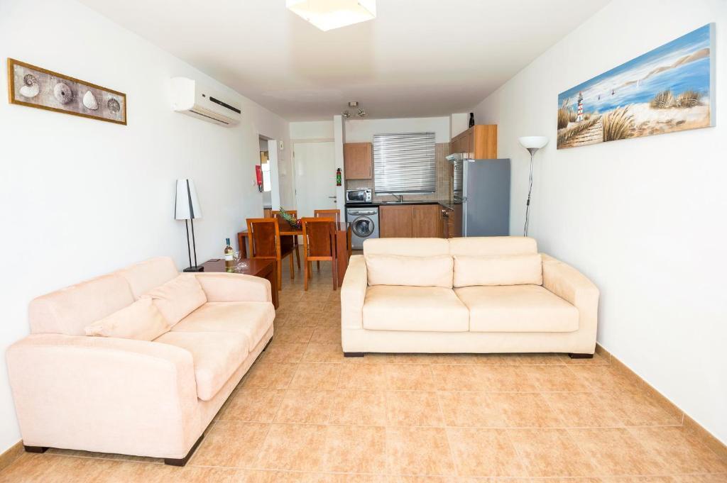 Паралимни: SEABREEZE APARTMENT 200m away from the sea