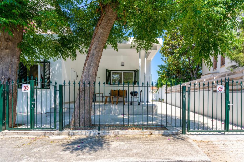 Arty Haven - Spacious 3-Br House in Larnaca — фото 1