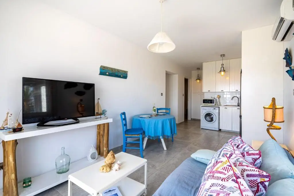 Перволия: 1- Bedroom Apartment near Meneou Beach