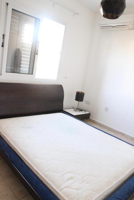 Паралимни: Lovely 2 bedroom ground floor apartment
