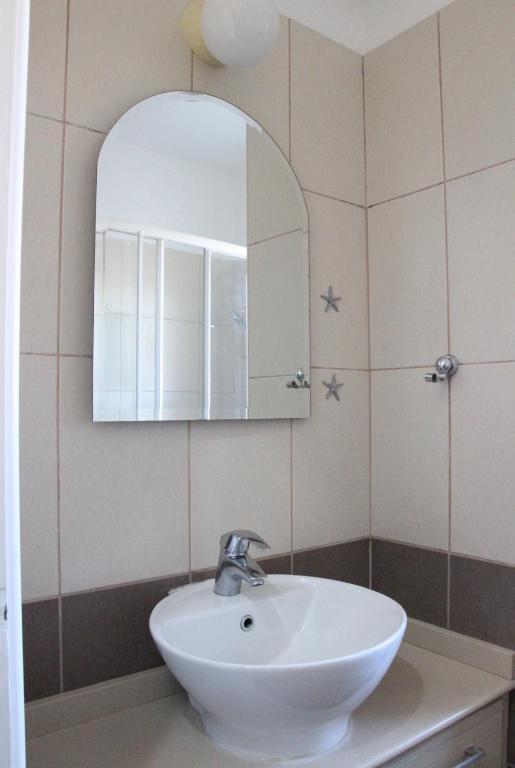 Паралимни: Lovely 2 bedroom ground floor apartment