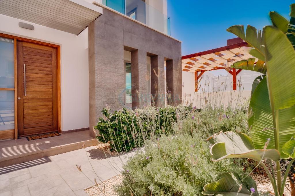 Dream 3bdr villa with private pool near the beach! — фото 1
