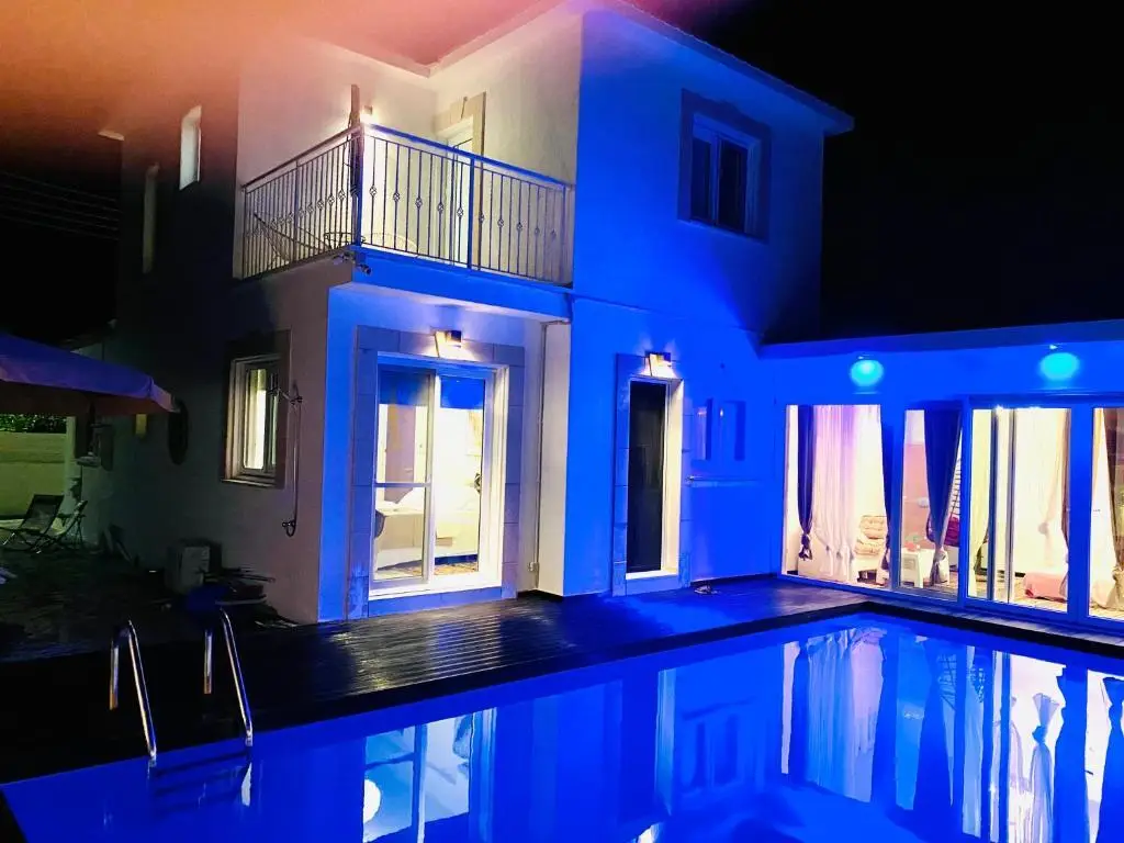 Гекиткале: Exclusive Villa Larnaca - up to 8 sleeps - 2 min from BEACH - Big Private Pool
