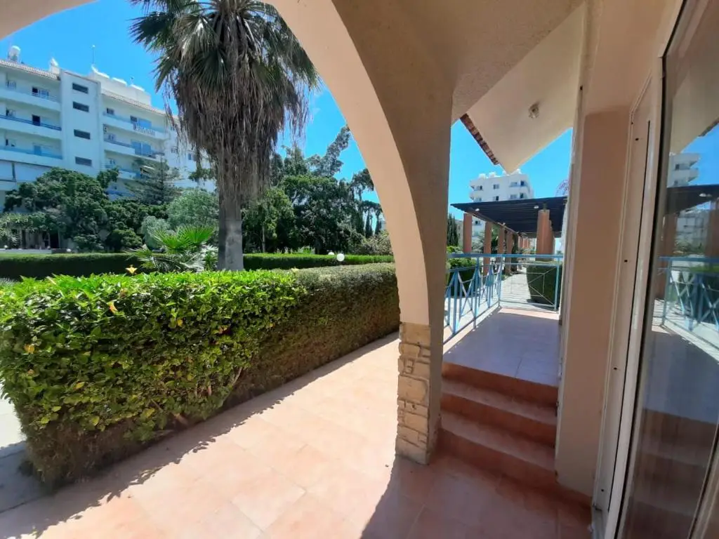 Гермасойя: 1bd in Palm Beach M1 with Pool