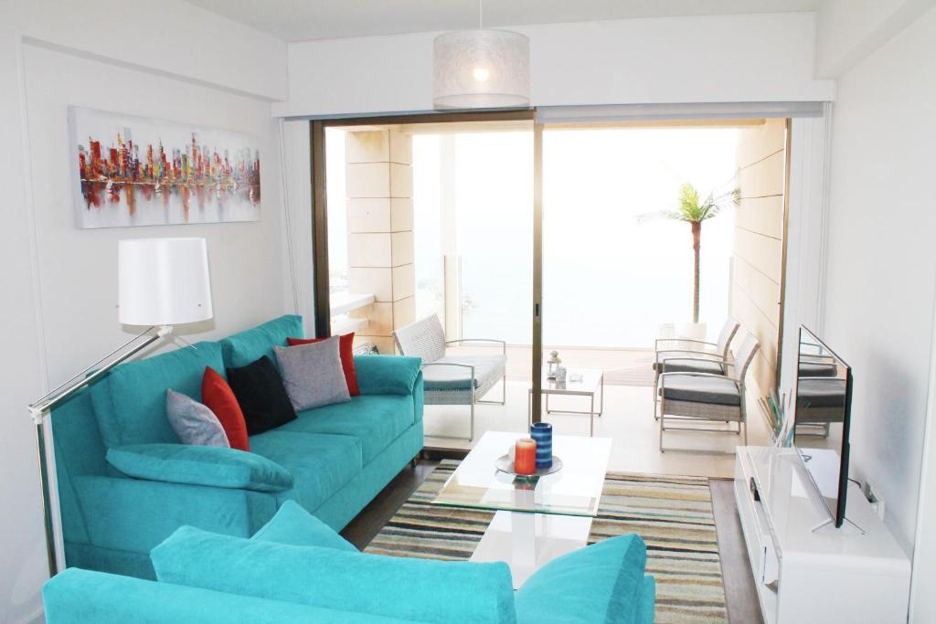 Ларнака: Lazuli Beachfront Apartment 254