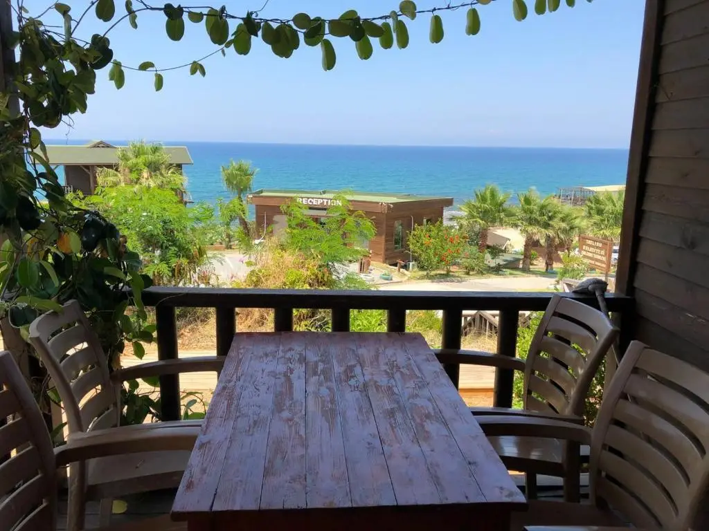 Аканту: Zambak Seafront Houses & Restaurant & Beach