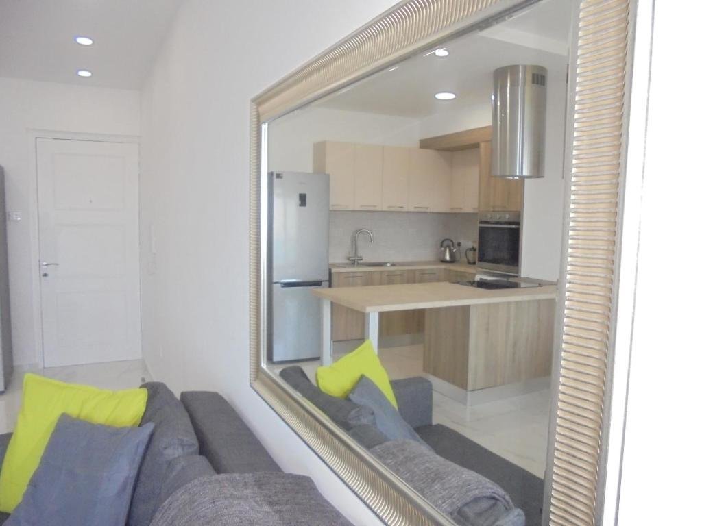Лимассол: Kermia Court - Beach-front, modern 2 bedroom -sleeps 6