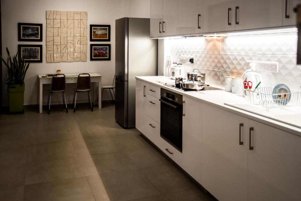 Лимассол: At the very heart of Limassol centre, ap. 101