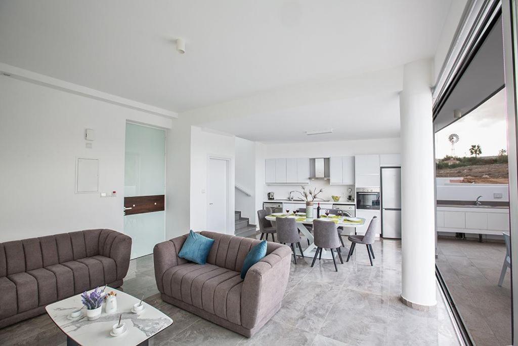 Протарас: Villa Olive Gold Luxury and Brand New 2BDR Protaras Villa with Private Pool