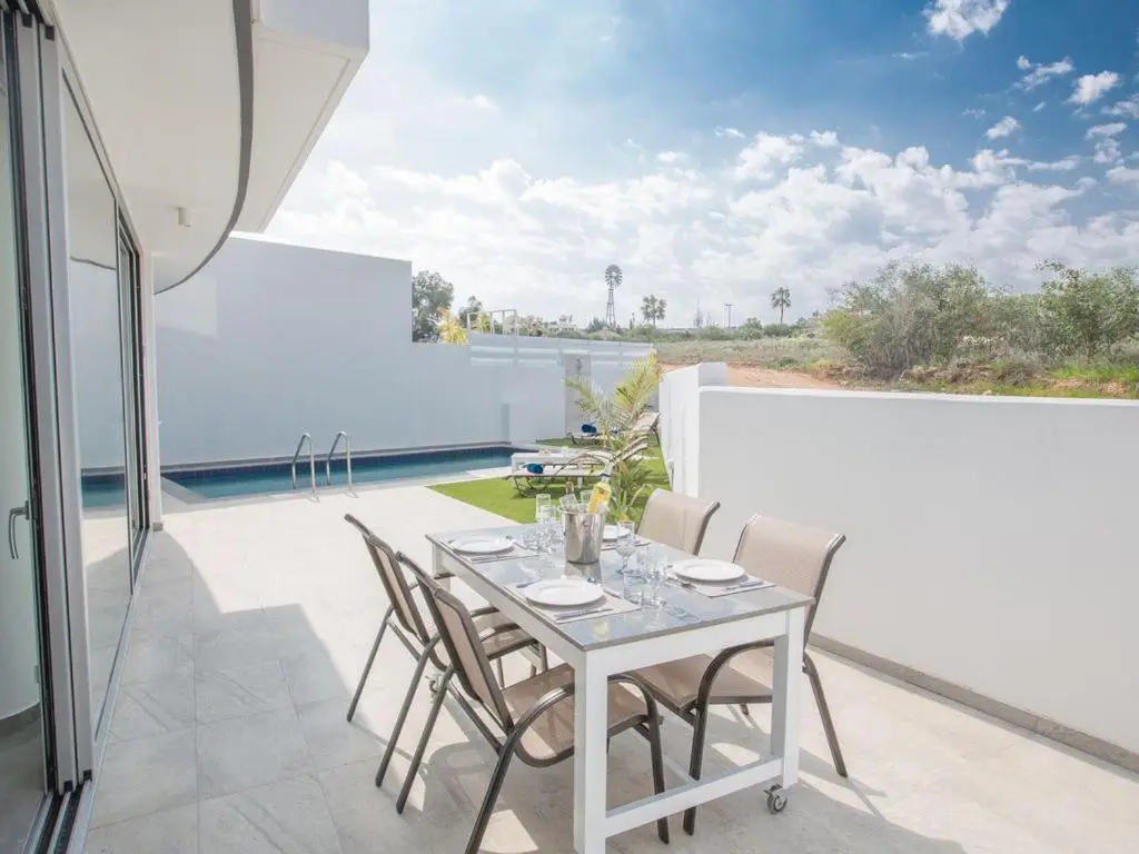 Протарас: Villa Olive Bronze Luxurious 2BDR with Pool Close to Protaras Strip and Beach