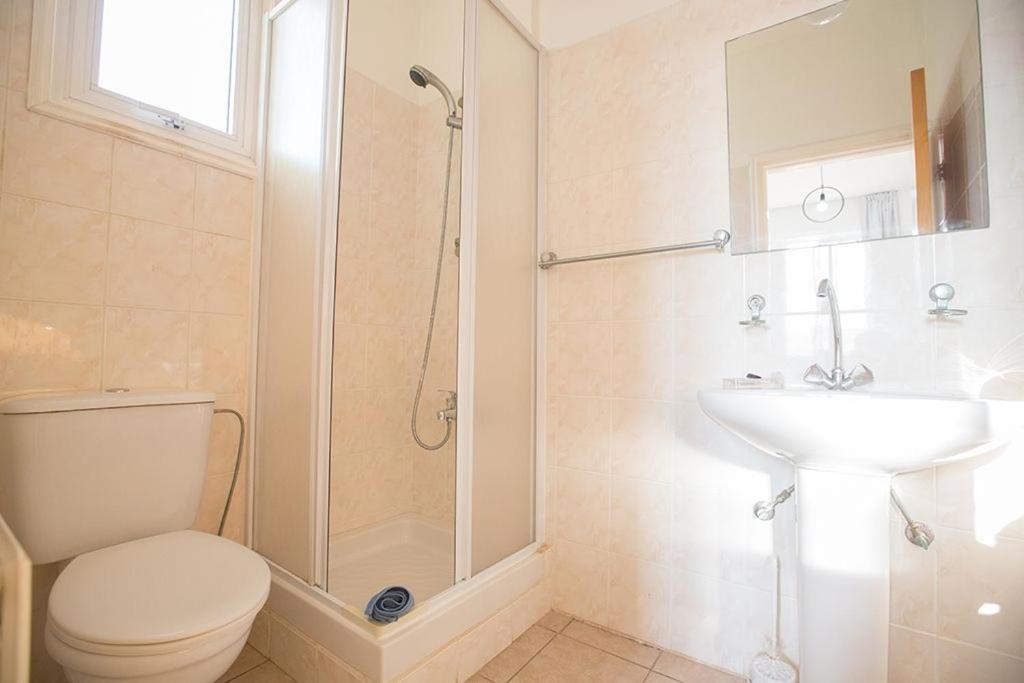 Протарас: Villa Ayia Triada Beautiful 5BDR Villa with Pool Close to all Beaches and Amenities