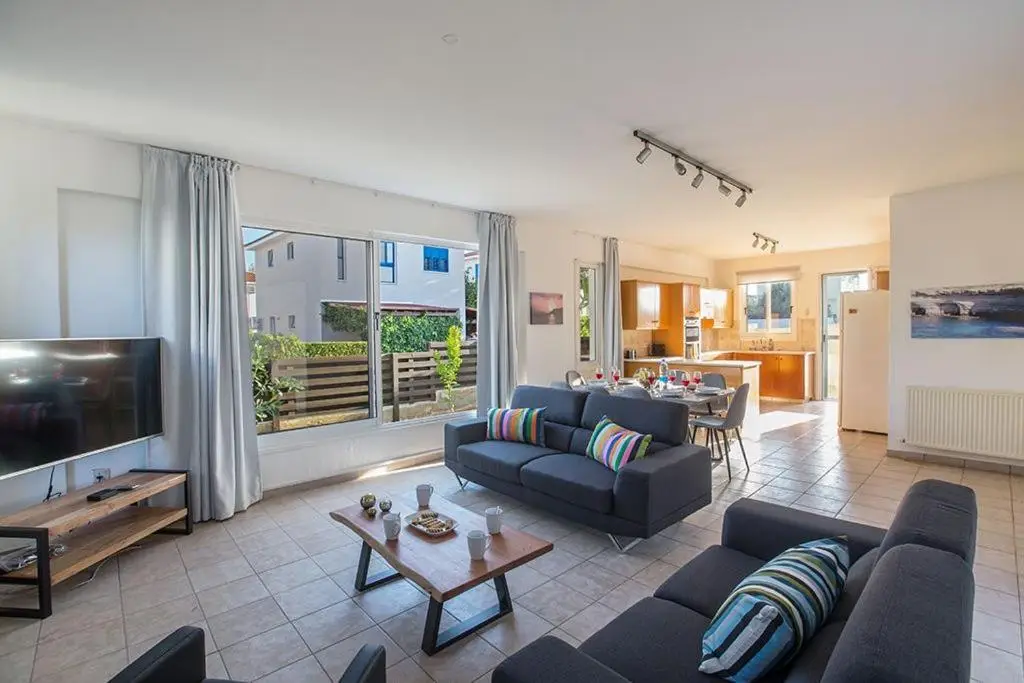 Протарас: Villa Ayia Triada Beautiful 5BDR Villa with Pool Close to all Beaches and Amenities