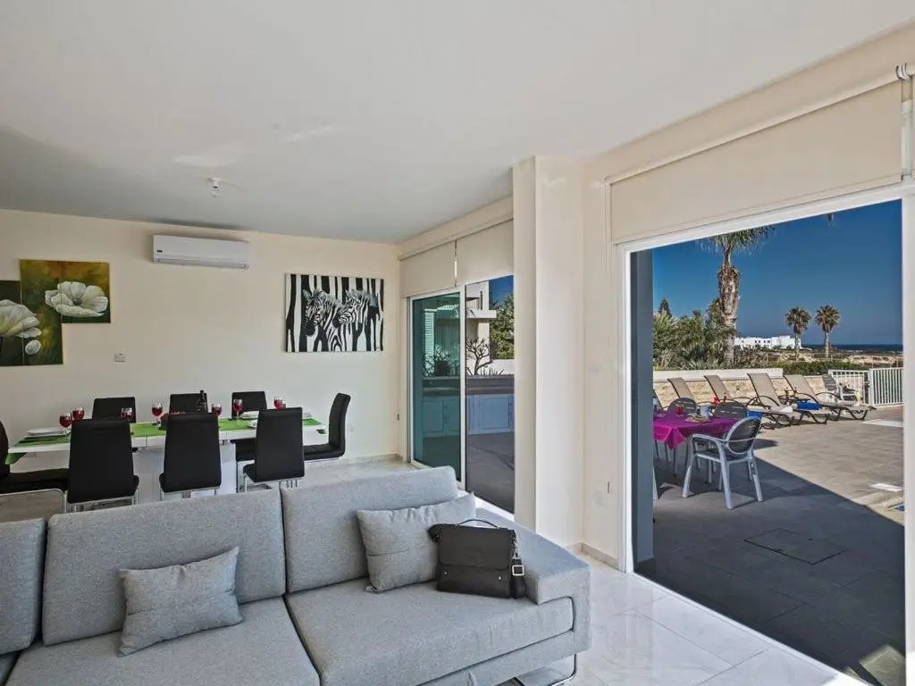 Протарас: Villa Mesogi Seafront Stunning 4BDR Fontline Protaras Villa