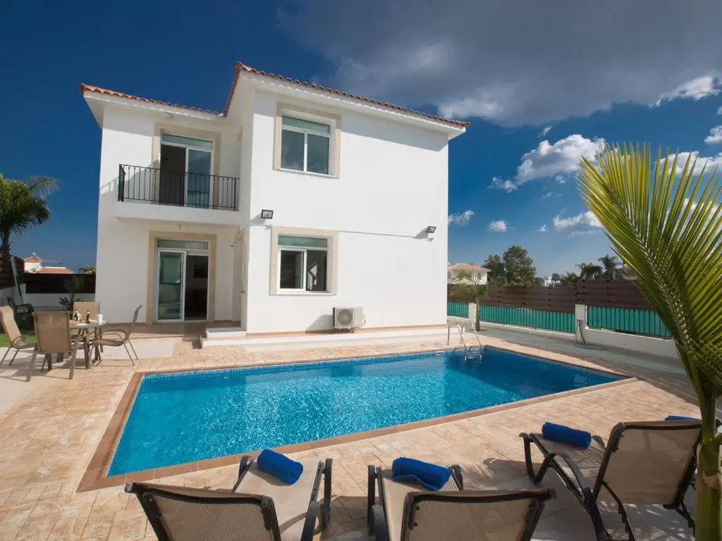 Villa Mesogi Modern 3BDR Protaras Villa Close to Fig Tree Bay Beach — фото 1