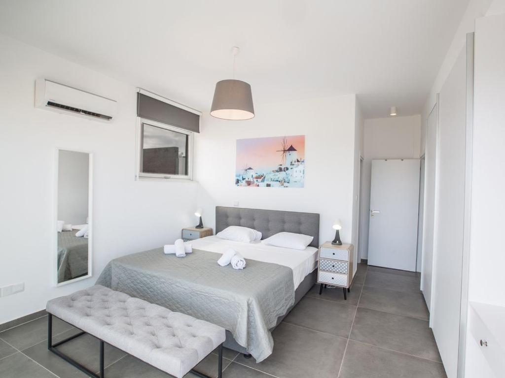 Протарас: Villa Olive Platinum New and Luxury 4BDR Protaras Villa with Private Pool Short Walk To Beach