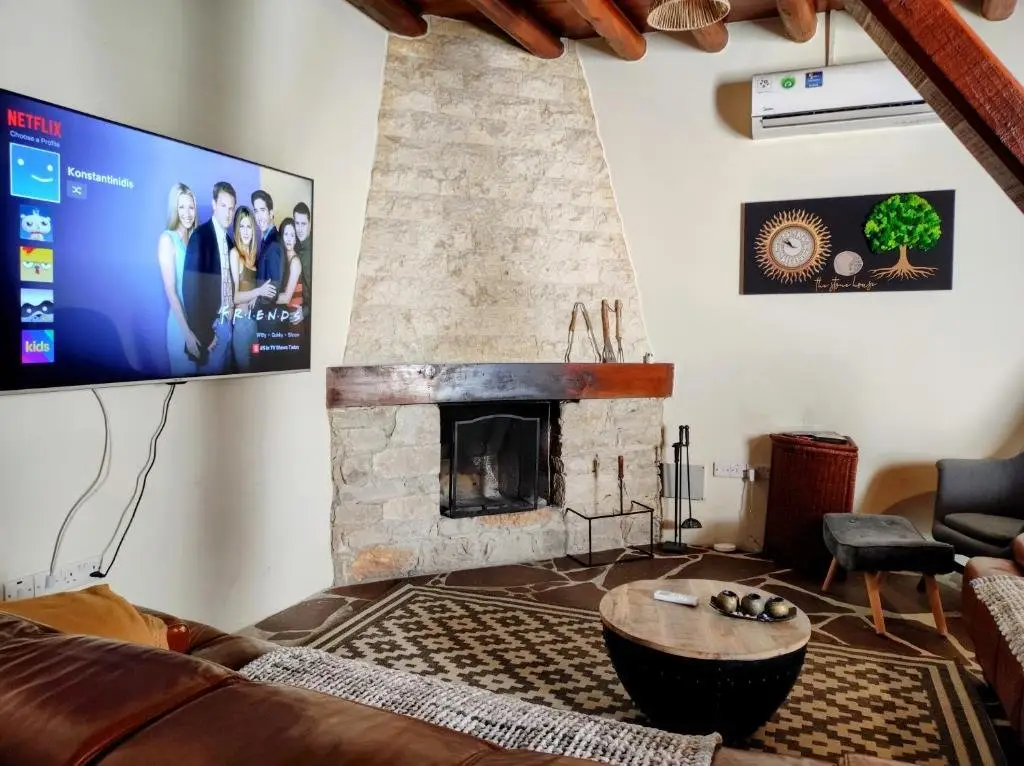 Какопетрия: The Stonehouse Suites