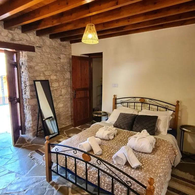 Какопетрия: The Stonehouse Suites