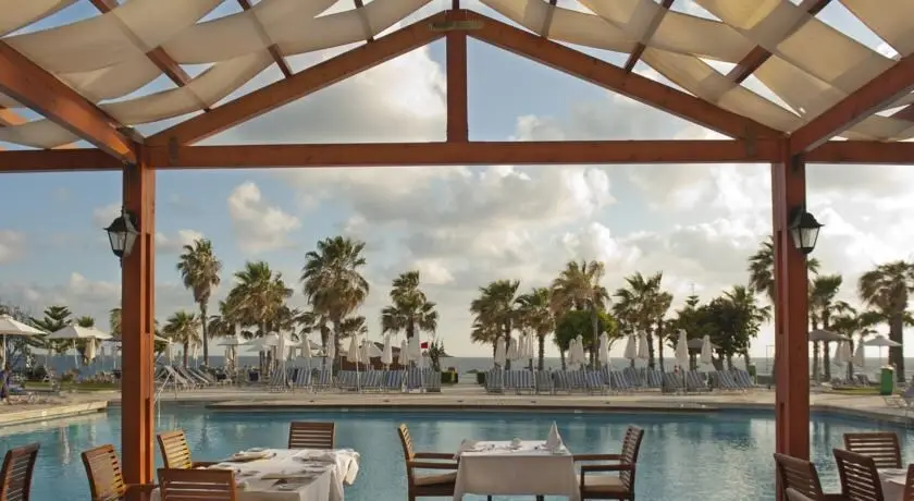 Куклия: Louis Ledra Beach