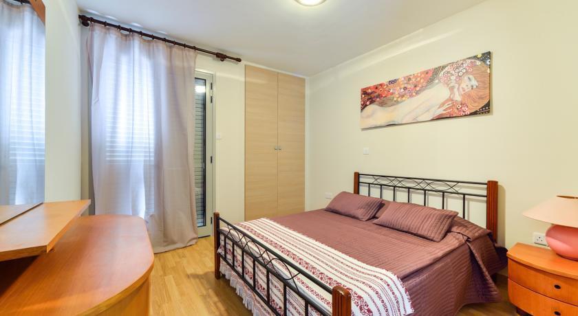 Агиос Тихонас: Amathusa Coastal Heights Apartment No. 203