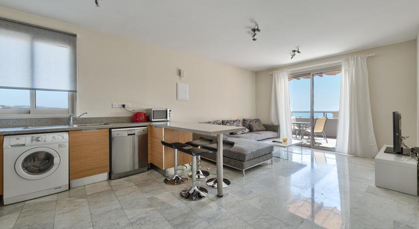 Агиос Тихонас: Amathusa Coastal Heights Apartment No. 203
