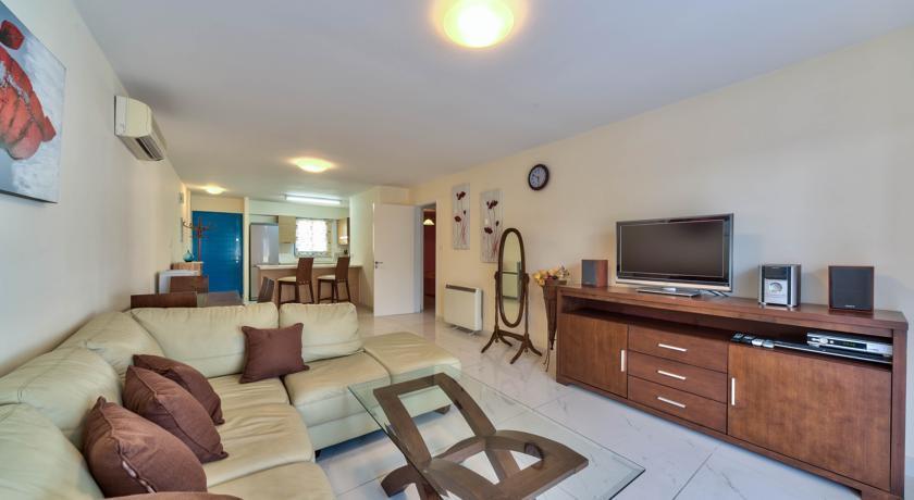 Гермасойя: Camelia Gardens Apartment No. 102