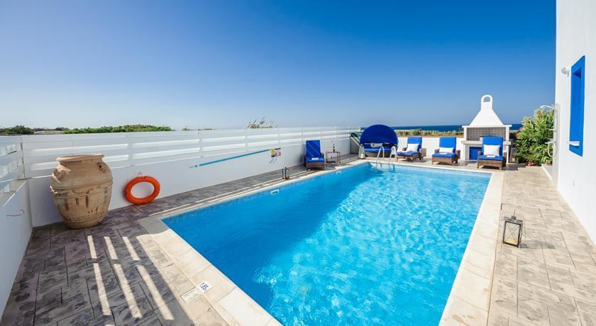 Паралимни: Oceanview Villa 180