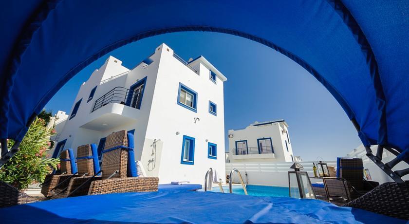 Паралимни: Oceanview Villa 180