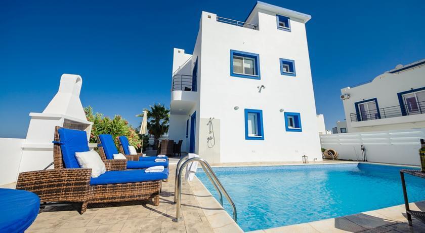 Паралимни: Oceanview Villa 180