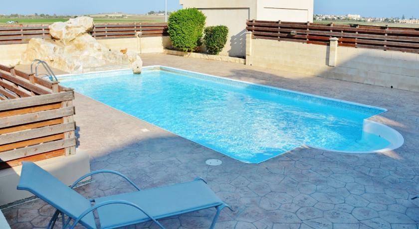 Перволия: Olympians Apollon Apartment No. 202