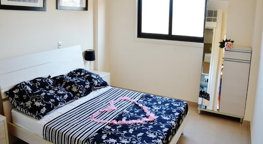 Перволия: Olympians Apollon Apartment No. 202