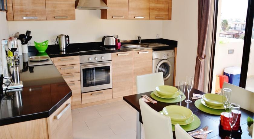 Перволия: Olympians Apollon Apartment No. 202