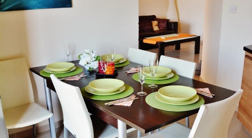 Перволия: Olympians Apollon Apartment No. 202