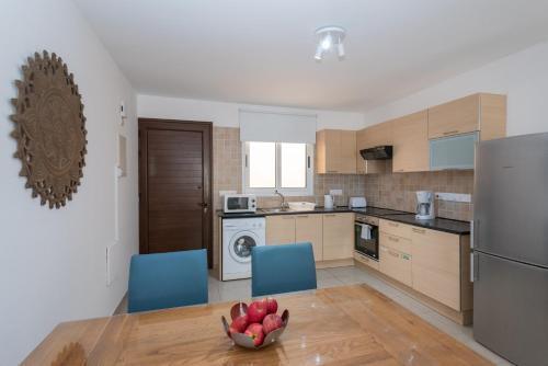 Айя-Напа: Nissi 3 View Holiday 2 Bedroom Apartment