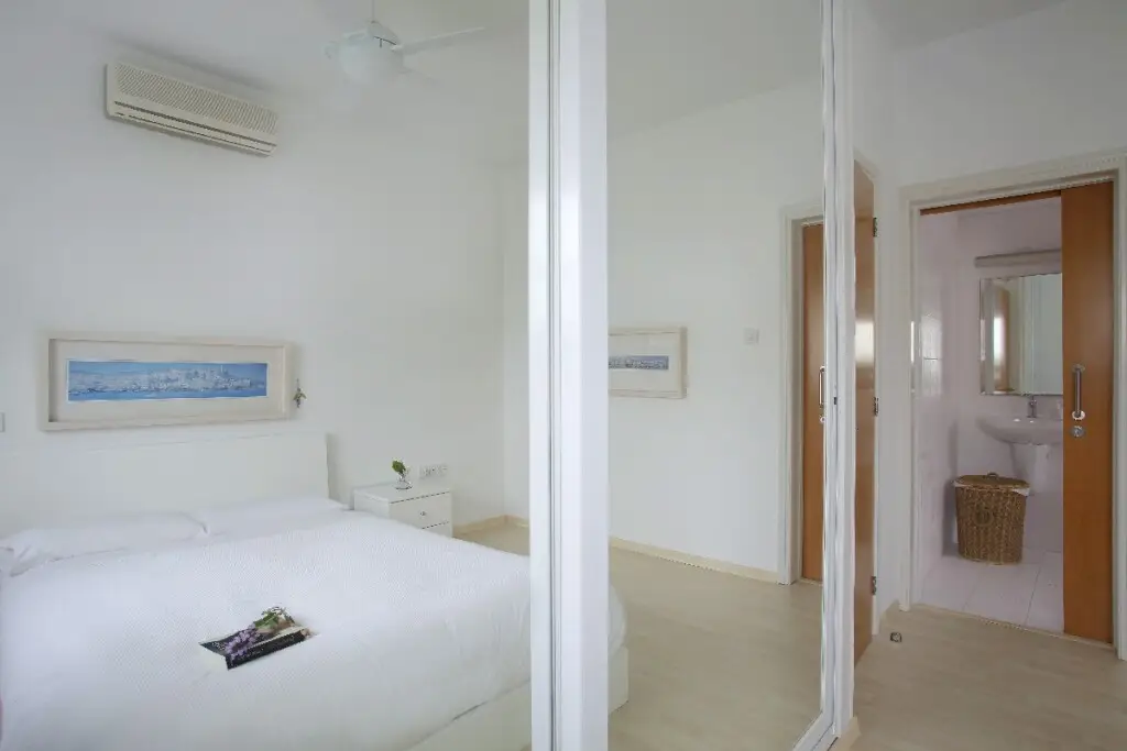 Протарас: 5 Br Villa - Leonies' By The Sea - Chg 8913