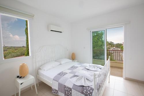 Протарас: Beautiful 5 Star Holiday Villa in a Prime Location in Paralimni, Book Early To Secure Your Dates, Paralimni Villa 1242