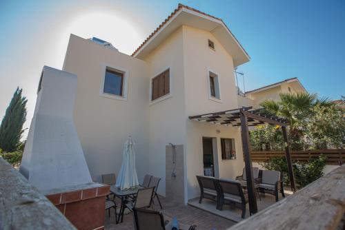 Picture This, Enjoying Your Holiday in a Luxury 5 Star Villa in Sotira, for Less Than a Hotel, Sotira Villa 1203 — фото 1