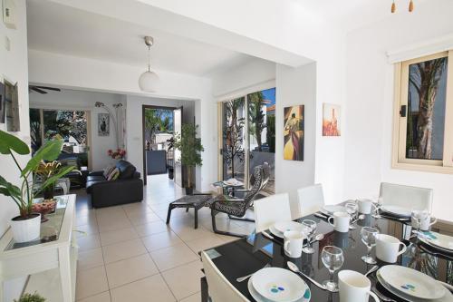 Протарас: Imagine Your Family Renting a Luxury Holiday Villa Close To Paralimni’S Main Attractions, Paralimni Villa 1288
