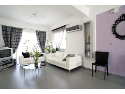 Протарас: Rent Your Dream Protaras Holiday Villa And Look Forward To Relaxing Beside Your Private Pool, Protaras Villa 1313