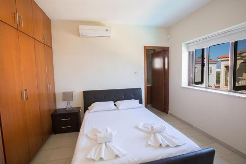 Паралимни: Imagine Your Family Renting a Luxury Holiday Villa Close To Paralimni’S Main Attractions, Paralimni Villa 1221