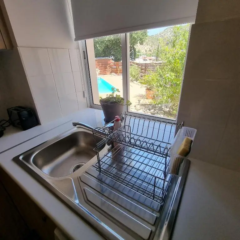 Стени: Potamos Private Suites (Adults Only)