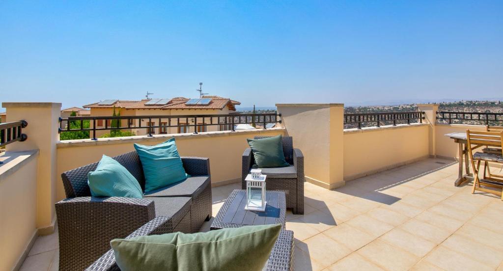 Куклия: Charming Apartment MZ11 with beautiful coastal views Aphrodite Hills Resort