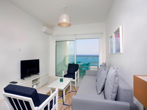 Агиос Тихонас: Flat 1 Bedroom 2 Bathrooms Agios Tychon